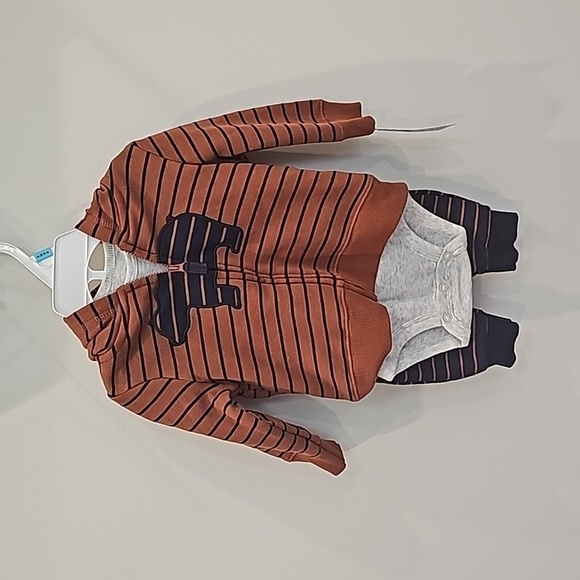 Carter's Baby Boy (6M) 3-Piece Set With Hooded Bear Jacket, Onesie, Pants - Picture 2 of 9